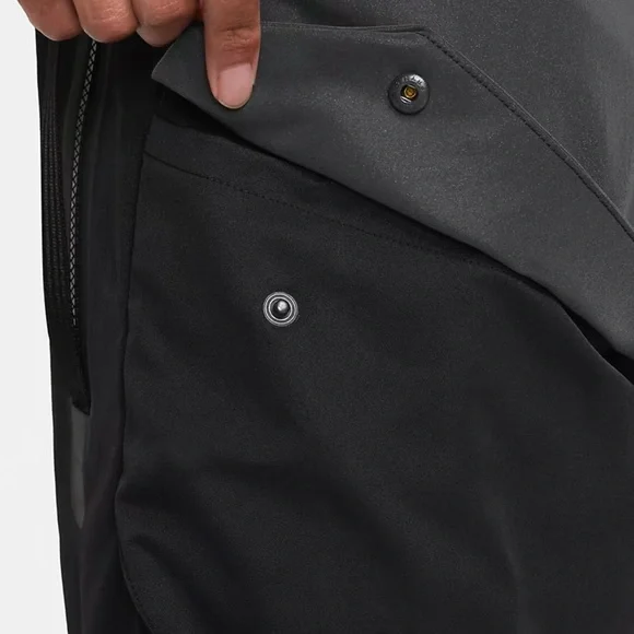 Nike Tech Pack Reflective Unlined Cargo Pant - Picture 6 of 12